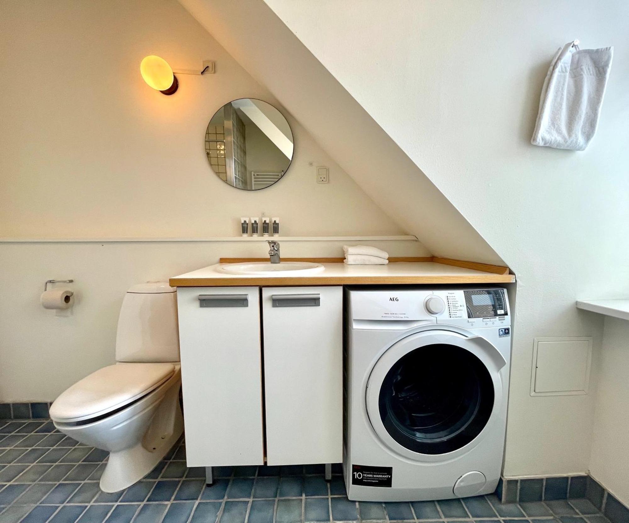 Family Friendly Flat With 2 Bedrooms In Peaceful Area Leilighet *